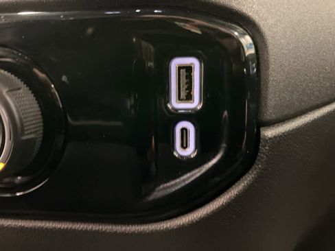 Used 2024 Chevrolet Silverado 2500 LT image 19