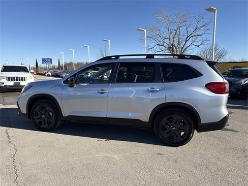 Used 2025 Subaru Ascent Bronze Edition image 7