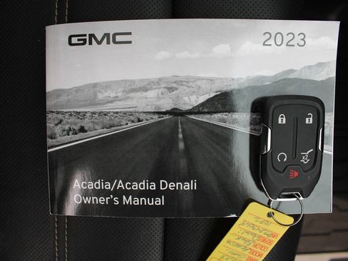 Used 2023 GMC Acadia Denali w/ Denali Ultimate Package AWD/4WD image 43