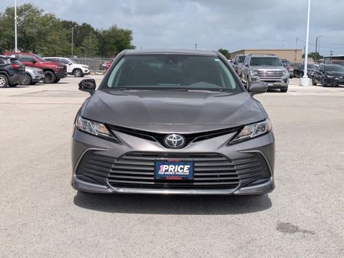 Used 2023 Toyota Camry LE image 2