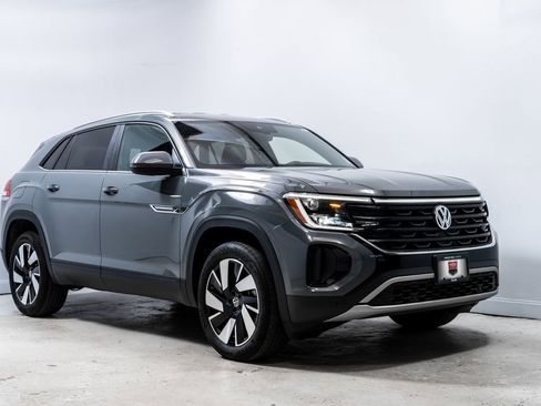 Used 2025 Volkswagen Atlas Cross Sport SE AWD/4WD image 9