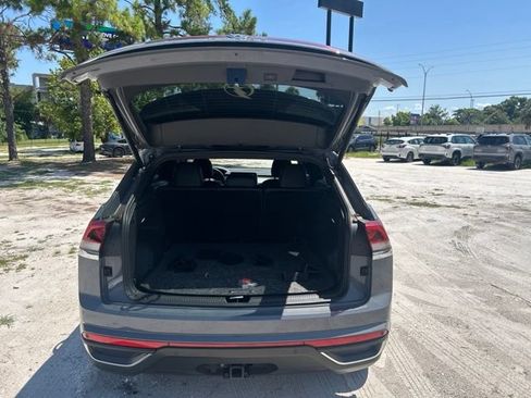 Used 2024 Volkswagen Atlas Cross Sport SE w/ Black Wheel Package FWD image 7
