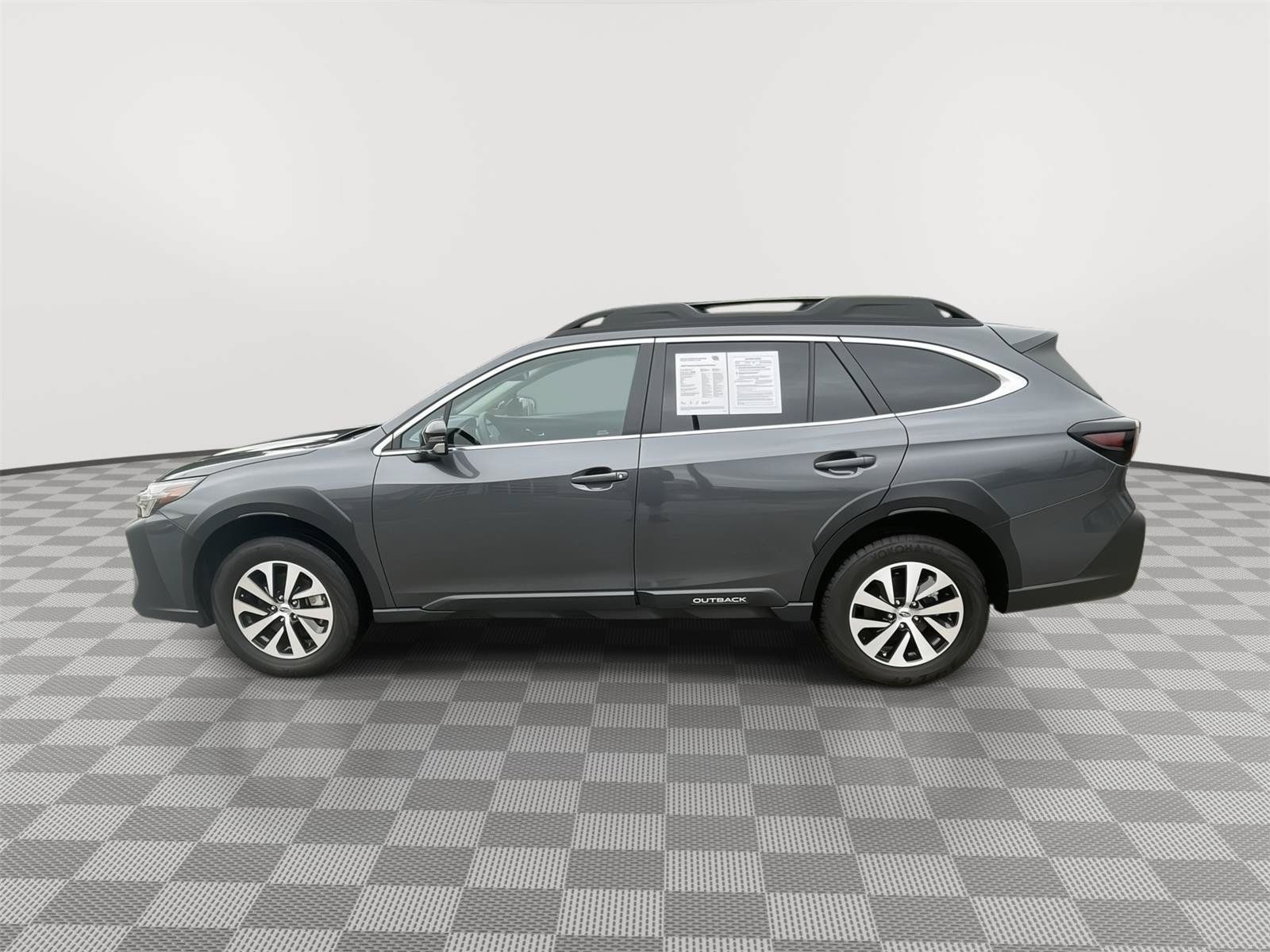 Used 2025 Subaru Outback Premium w/ Popular Package #1A AWD/4WD image 12