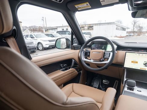 New 2026 Land Rover Range Rover SE image 18