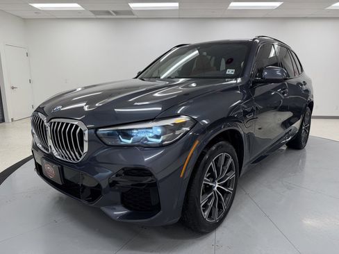 Used 2022 BMW X5 xDrive45e w/ M Sport Package image 3