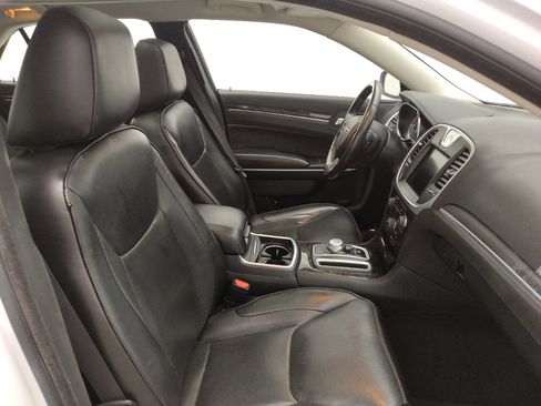 Used 2020 Chrysler 300 Limited RWD image 21