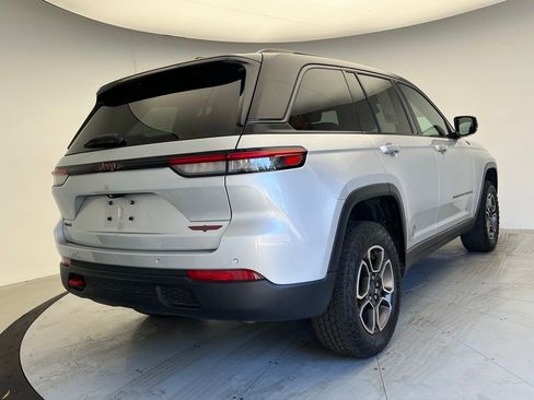 Used 2022 Jeep Grand Cherokee Trailhawk AWD/4WD image 3