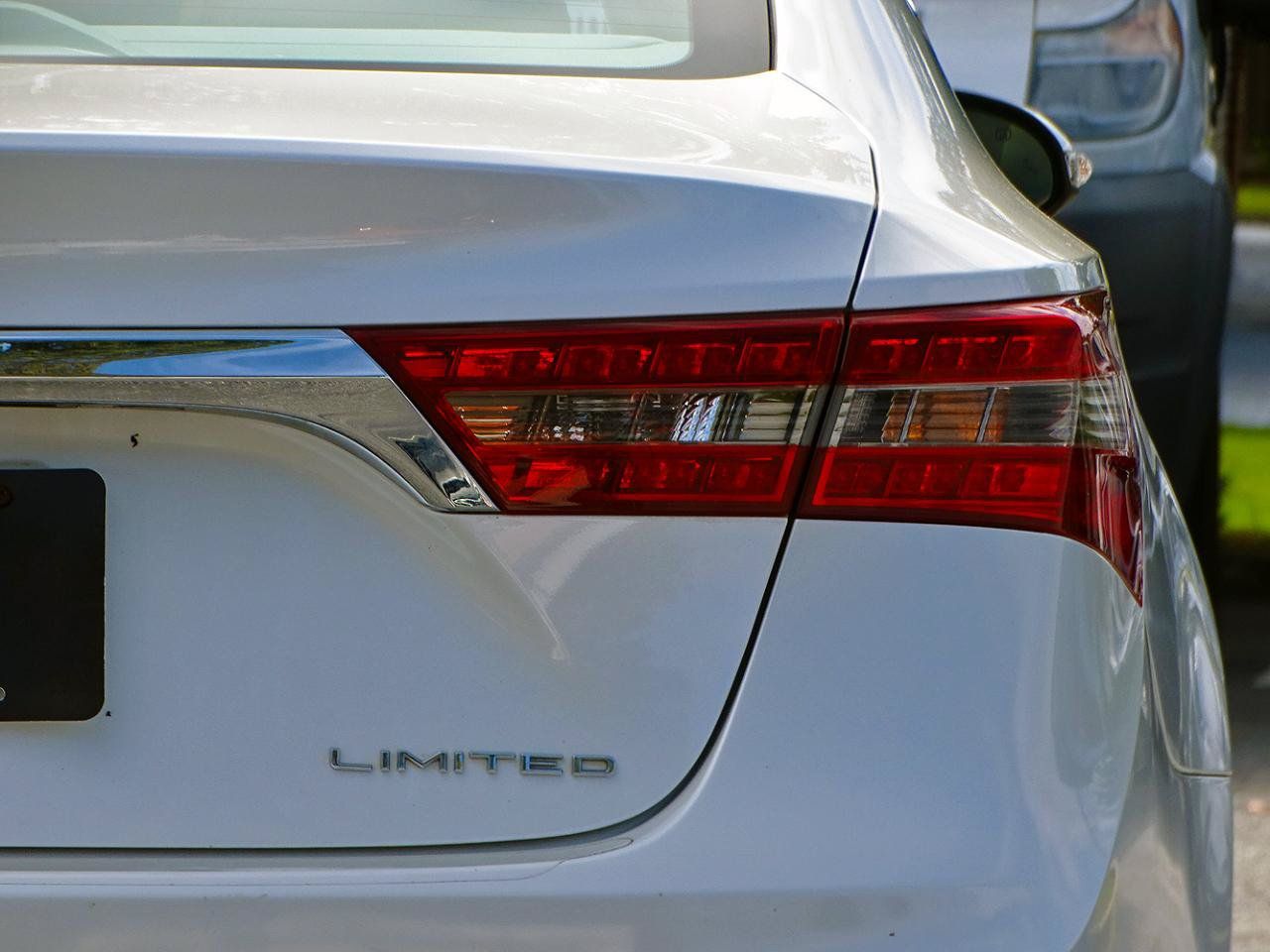 Used 2016 Toyota Avalon Limited w/ Protection Package FWD image 11
