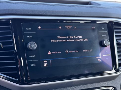 Certified 2022 Volkswagen Atlas Cross Sport SE w/ Panoramic Sunroof Package FWD image 27
