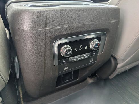 Used 2021 GMC Yukon SLT w/ SLT Luxury Plus Package RWD image 27