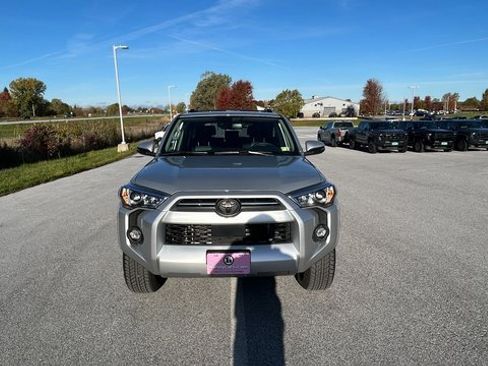 Used 2022 Toyota 4Runner SR5 Premium image 8