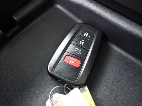 Used 2023 Toyota Highlander Platinum AWD/4WD image 30