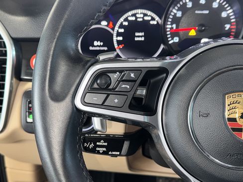 Used 2021 Porsche Cayenne image 22