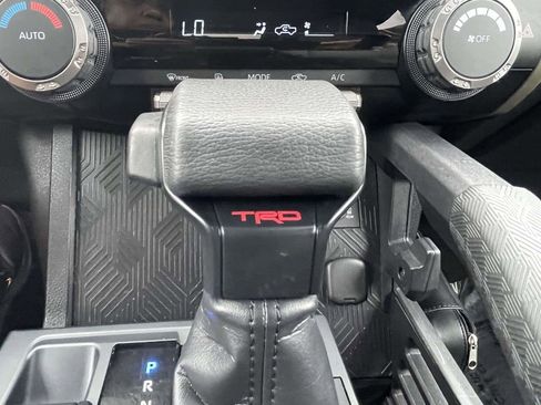 Used 2025 Toyota Tacoma TRD Off-Road AWD/4WD image 38