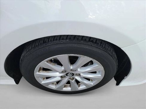 Used 2018 Toyota Camry LE image 10