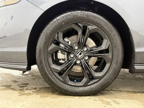 Certified 2025 Honda Accord SE image 9