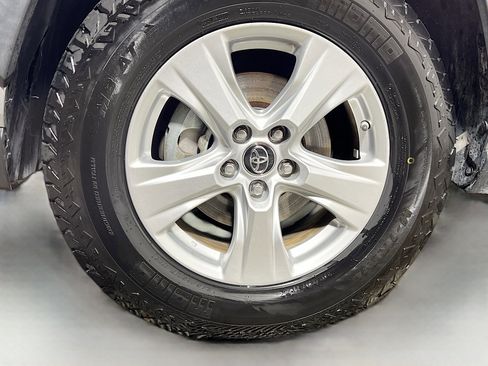 Used 2019 Toyota RAV4 XLE image 14