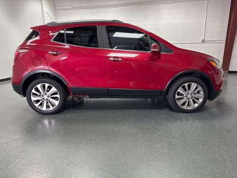 Used 2019 Buick Encore Preferred image 3