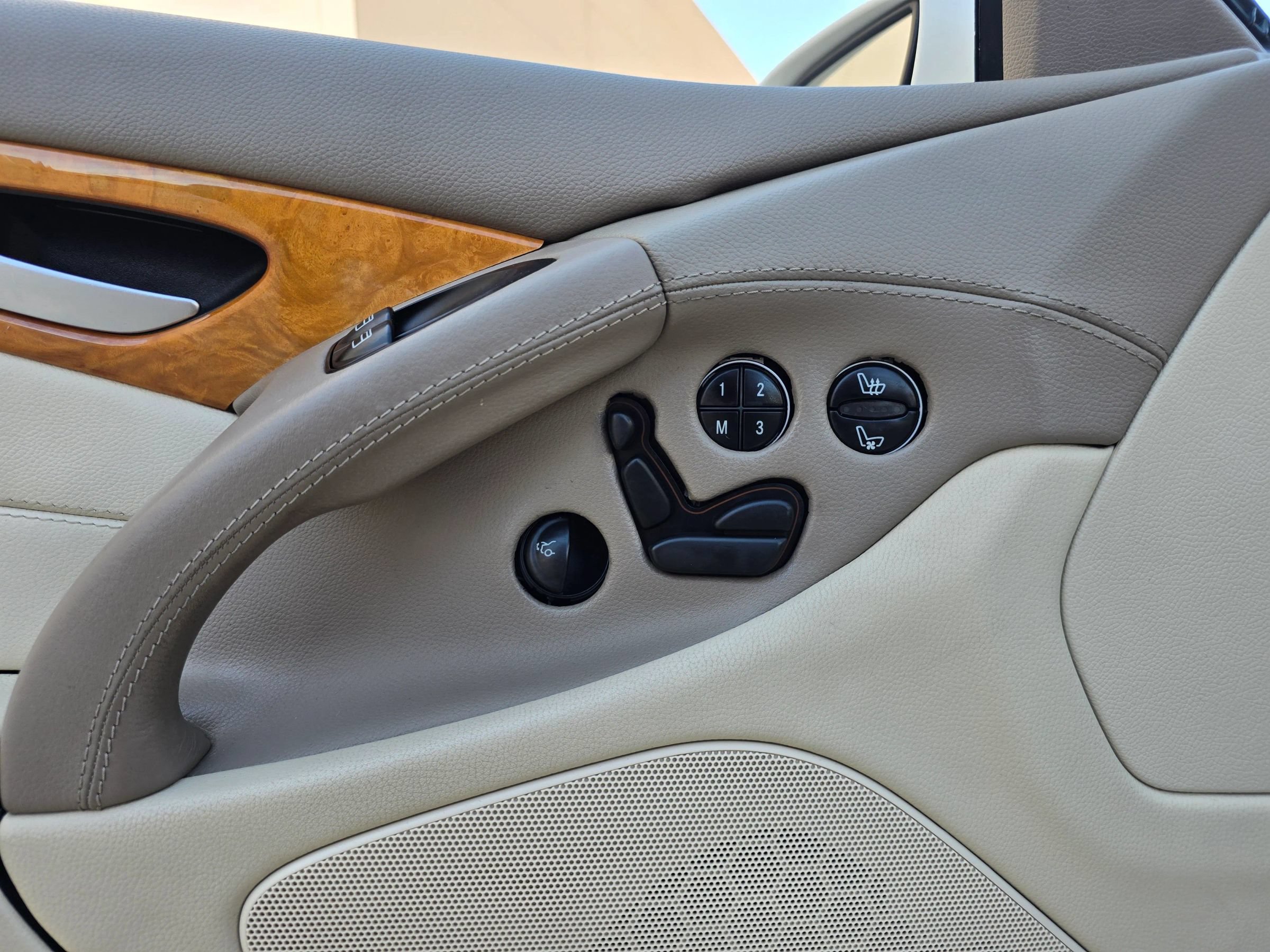 Used 2008 Mercedes-Benz SL 550 image 27