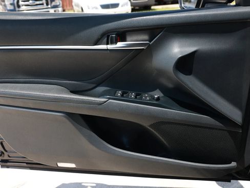 Used 2018 Toyota Camry XSE FWD image 42