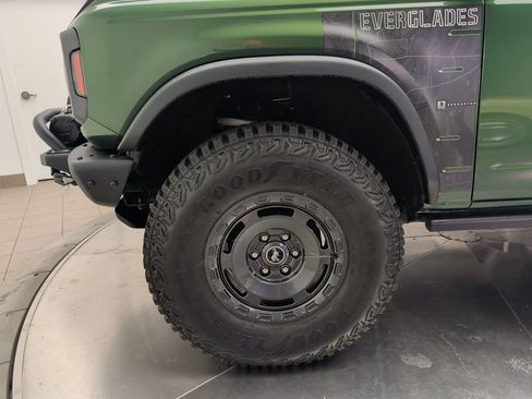 Used 2024 Ford Bronco Everglades AWD/4WD image 32