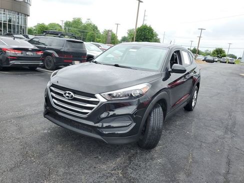Used 2017 Hyundai Tucson SE FWD image 2