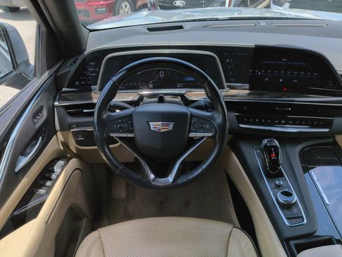Used 2024 Cadillac Escalade Premium Luxury RWD image 16