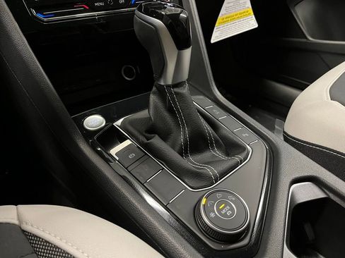 New 2026 Volkswagen Taos SE AWD/4WD image 14