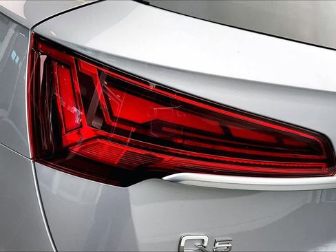 Certified 2025 Audi Q5 2.0T Premium Plus w/ Premium Plus Package image 27