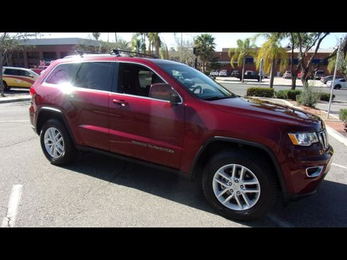 Used 2017 Jeep Grand Cherokee Laredo w/ Quick Order Package 2BE image 3