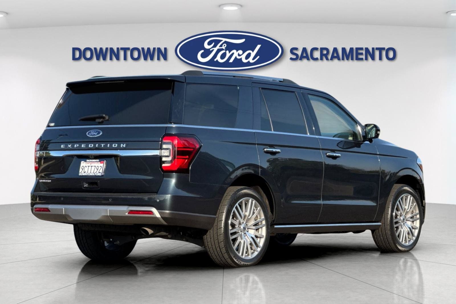 Certified 2022 Ford Expedition Limited AWD/4WD image 3