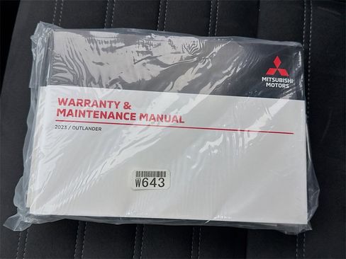 Used 2023 Mitsubishi Outlander SE image 47