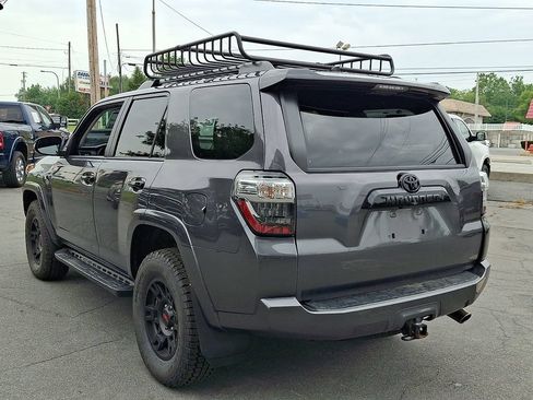 Used 2021 Toyota 4Runner Venture w/ Moonroof Package AWD/4WD image 7