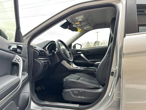 Used 2022 Mitsubishi Eclipse Cross SE image 9