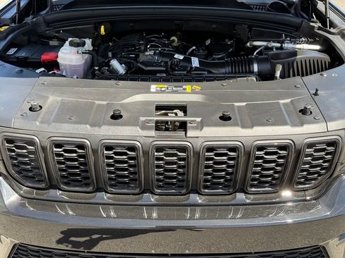 Certified 2023 Jeep Grand Cherokee Altitude AWD/4WD image 25