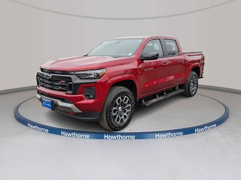 Used 2023 Chevrolet Colorado Z71 w/ Z71 Convenience Package 2 image 3