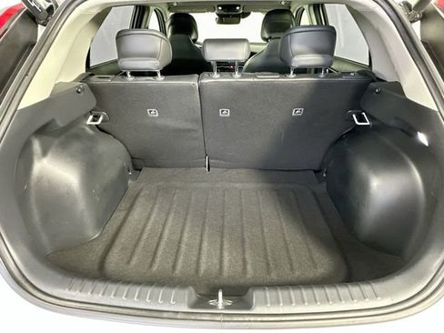 Used 2023 Kia Niro SX Touring FWD image 34