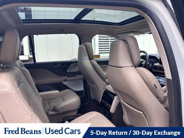 Used 2023 Lincoln Aviator Reserve w/ Equipment Group 201A AWD/4WD image 17