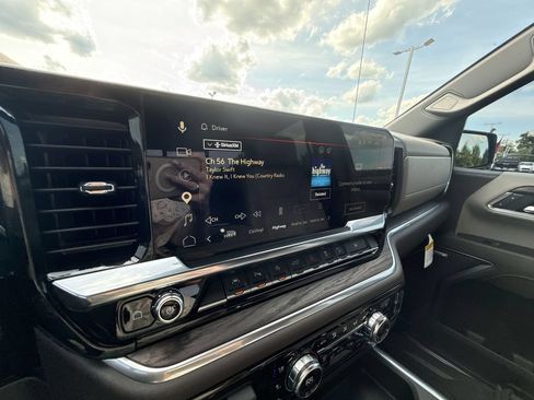 Certified 2026 GMC Sierra 1500 SLT w/ SLT Premium Plus Package AWD/4WD image 19