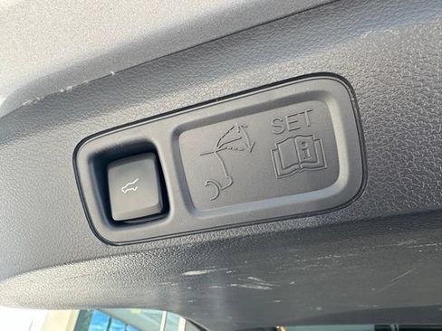 Certified 2024 Ford Expedition XLT RWD image 32