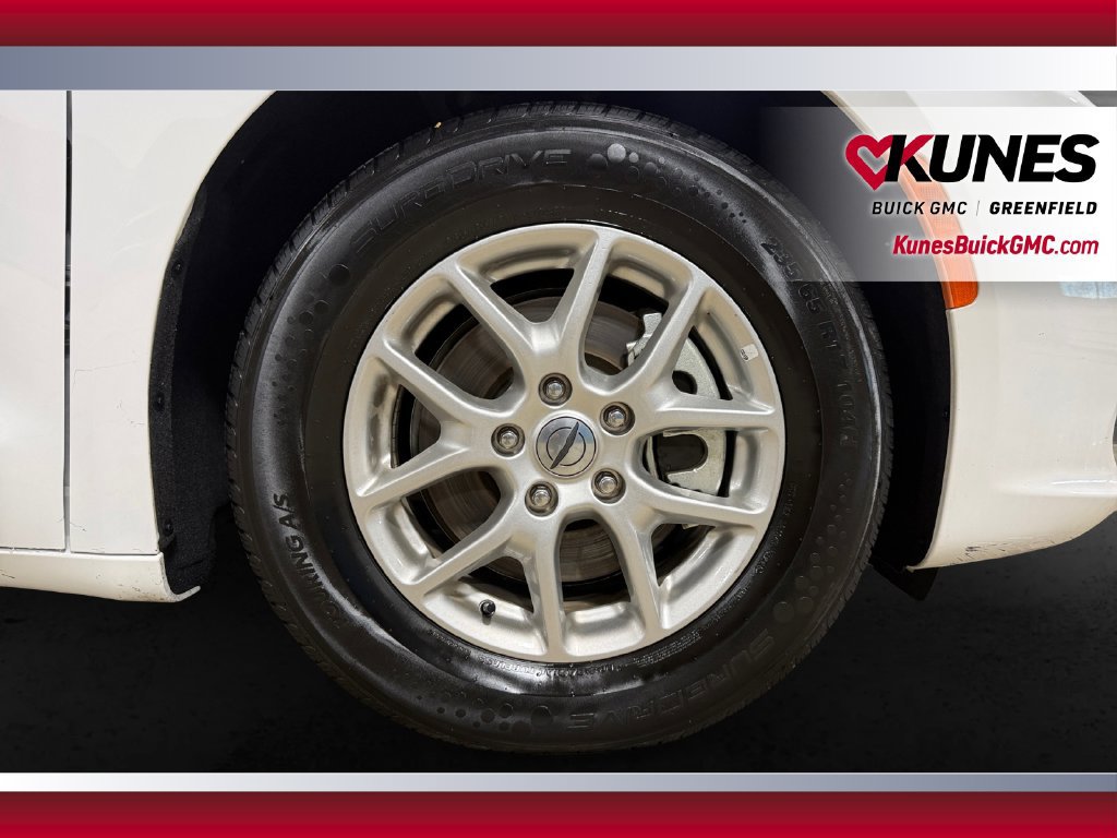 Used 2025 Chrysler Pacifica Select FWD image 13