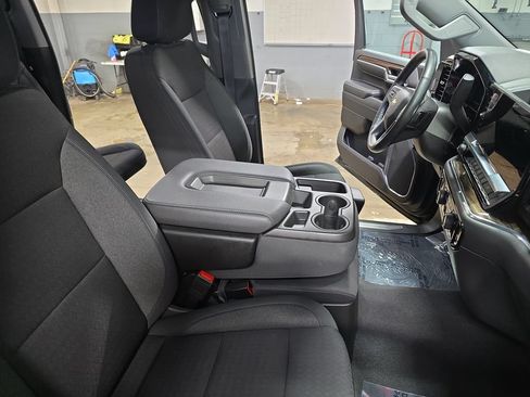 Used 2024 Chevrolet Silverado 1500 LT AWD/4WD image 11