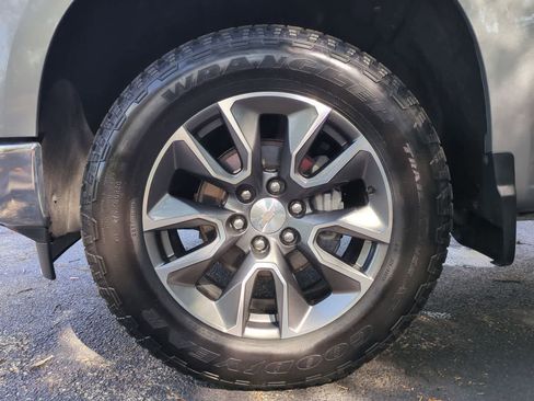 Used 2024 Chevrolet Silverado 1500 LT image 14