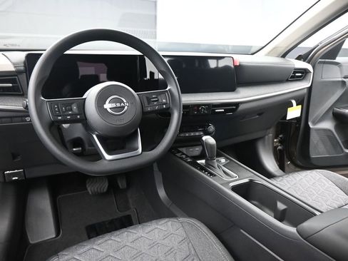 New 2026 Nissan Kicks SV image 15