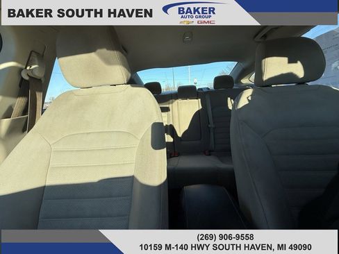 Used 2017 Ford Fusion SE image 30