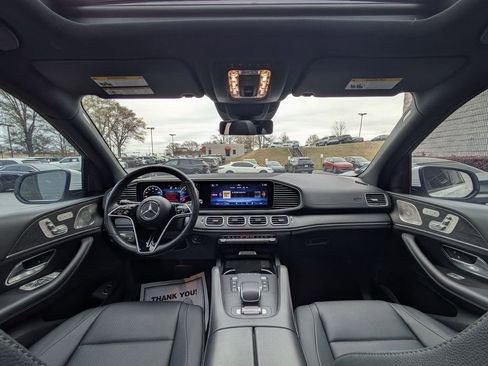 Used 2025 Mercedes-Benz GLS 450 4MATIC image 26