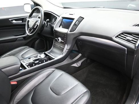 Certified 2019 Ford Edge Titanium w/ Cold Weather Package AWD/4WD image 28