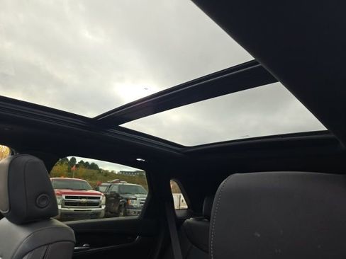 Used 2025 Cadillac XT5 Premium Luxury image 19