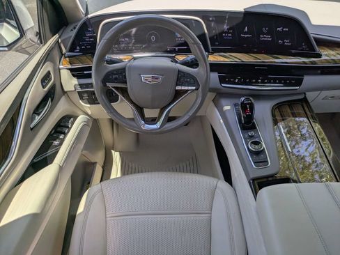 Used 2023 Cadillac Escalade ESV Sport Platinum AWD/4WD image 19
