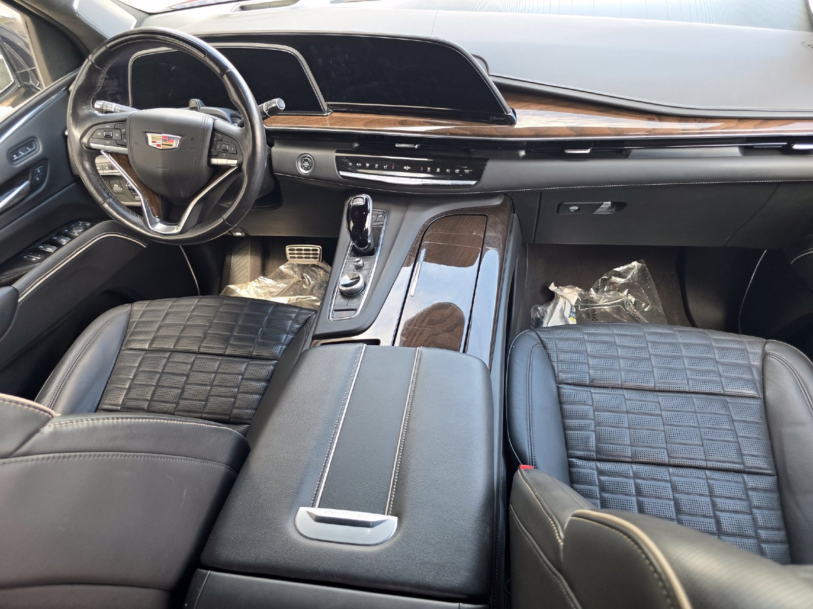 Used 2023 Cadillac Escalade ESV Premium Luxury Platinum w/ LPO, Floor Liner Package AWD/4WD image 28